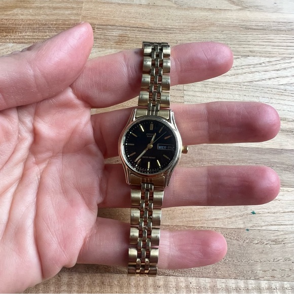 Citizen Accessories - Citizen quartz ladies classic black dial gold tone dress Watch NEW BATTERY